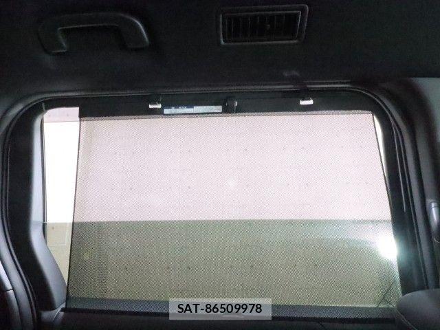 Toyota VOXY HYBRID 2022-10 8746789-5
