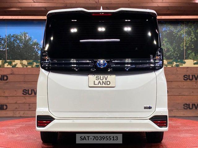 Toyota VOXY HYBRID 2022-03 8782589-14