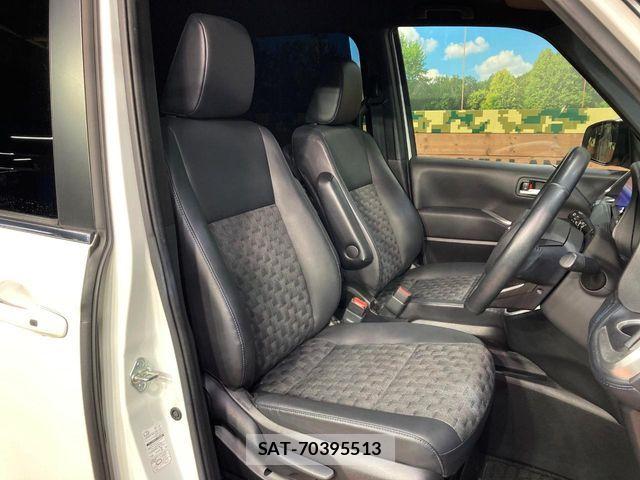 Toyota VOXY HYBRID 2022-03 8782589-7