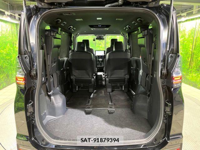 Toyota VOXY HYBRID 2022-03 8782590-10