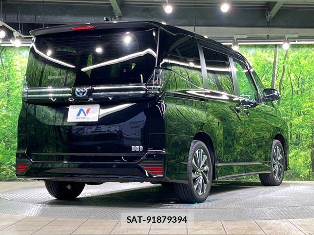 Toyota VOXY HYBRID 2022-03 8782590-17