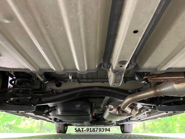 Toyota VOXY HYBRID 2022-03 8782590-19