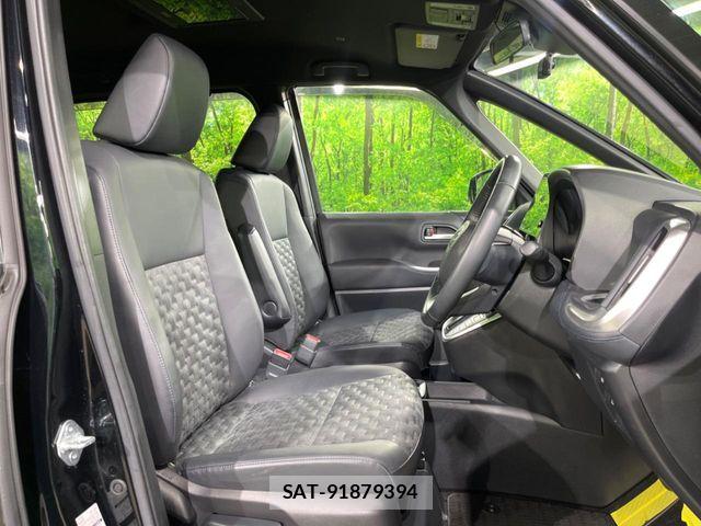 Toyota VOXY HYBRID 2022-03 8782590-7