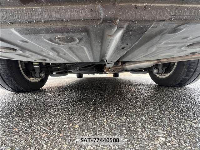 Toyota VOXY HYBRID 2014-05 8783081-10