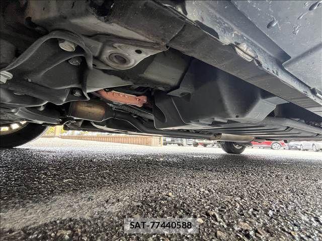 Toyota VOXY HYBRID 2014-05 8783081-11