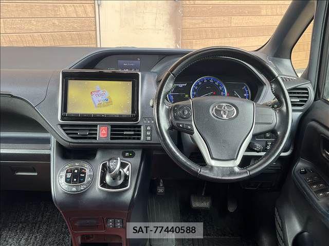 Toyota VOXY HYBRID 2014-05 8783081-18