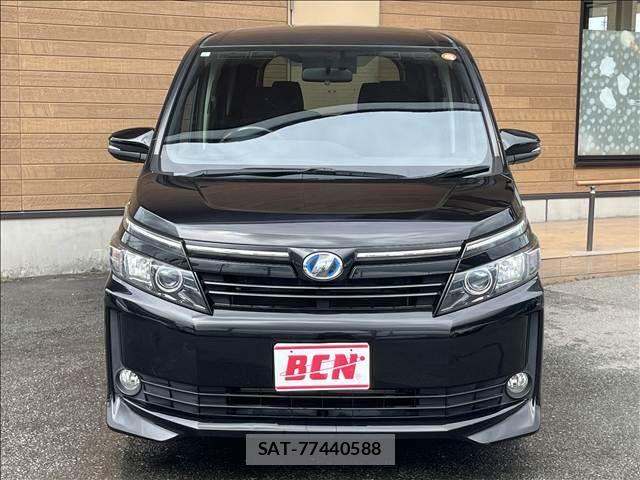 Toyota VOXY HYBRID 2014-05 8783081-2