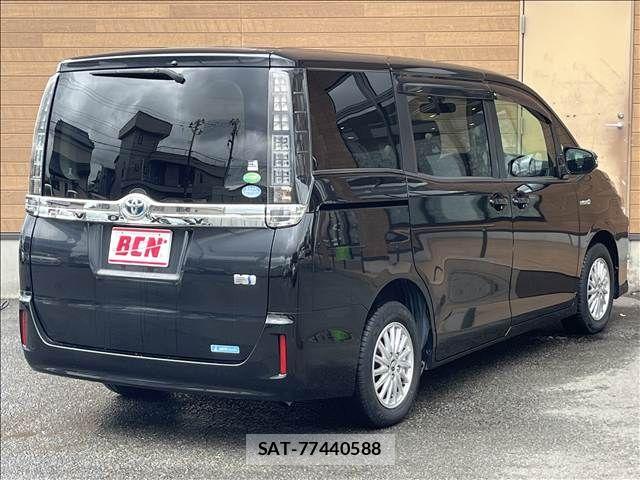 Toyota VOXY HYBRID 2014-05 8783081-5