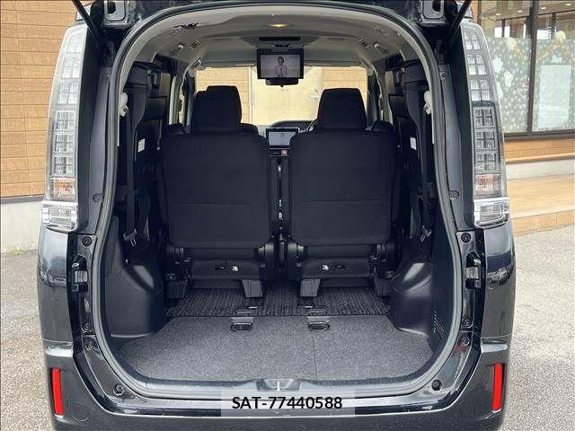 Toyota VOXY HYBRID 2014-05 8783081-8