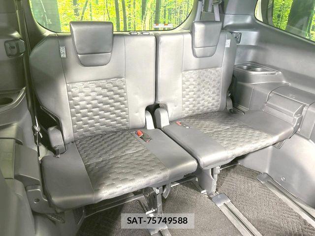 Toyota VOXY HYBRID 2024-03 8782592-9