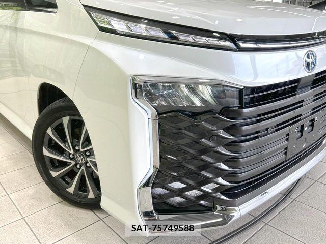 Toyota VOXY HYBRID 2024-03 8782592-12