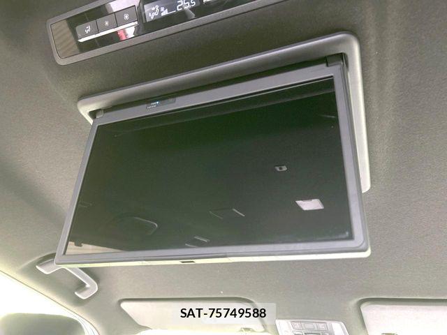 Toyota VOXY HYBRID 2024-03 8782592-2