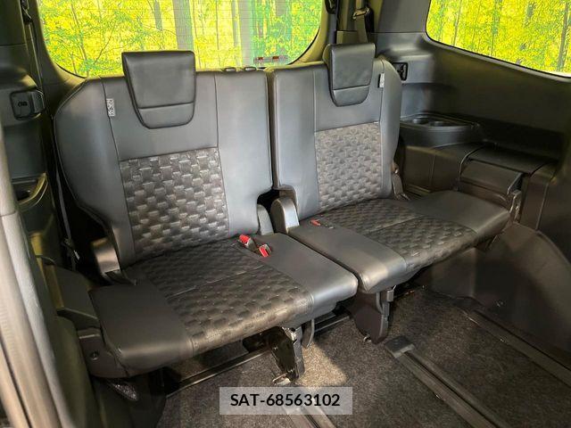 Toyota VOXY HYBRID 2024-06 8782587-9