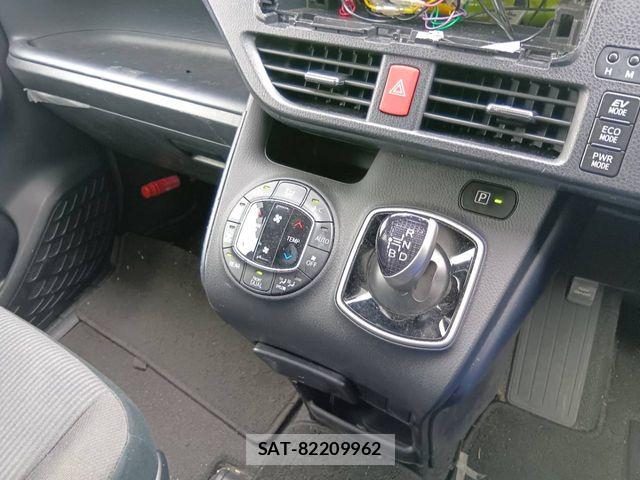Toyota VOXY HYBRID 2016-08 8783083-9