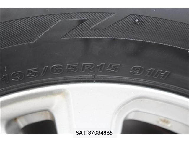 Toyota VOXY HYBRID 2017-10 8783082-11