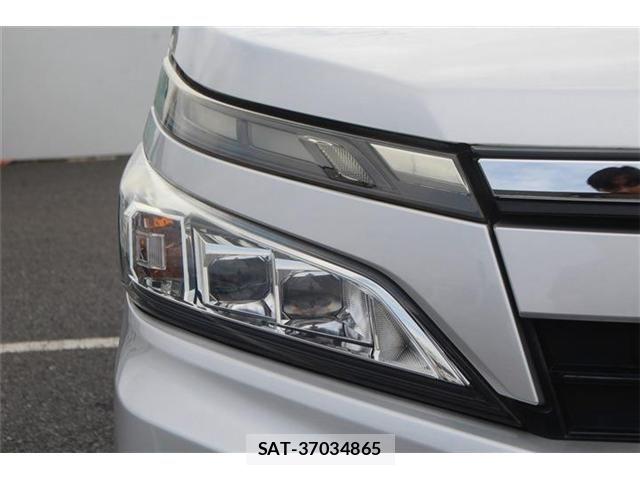 Toyota VOXY HYBRID 2017-10 8783082-13
