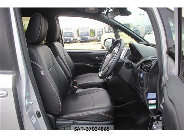 Toyota VOXY HYBRID 2017-10 8783082-20