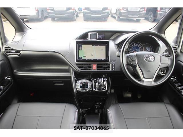 Toyota VOXY HYBRID 2017-10 8783082-22
