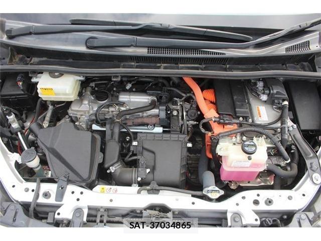 Toyota VOXY HYBRID 2017-10 8783082-29