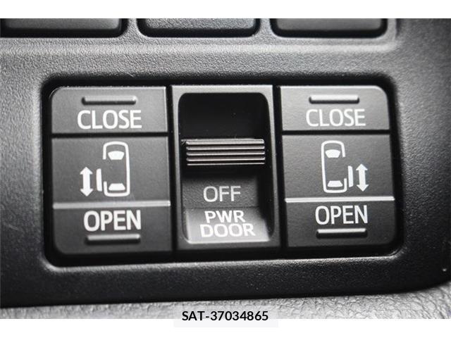 Toyota VOXY HYBRID 2017-10 8783082-5