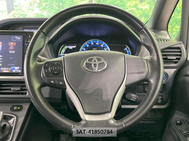 Toyota VOXY HYBRID 2014-06 8797919-12