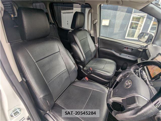 Toyota VOXY HYBRID 2015-06 8797925-10