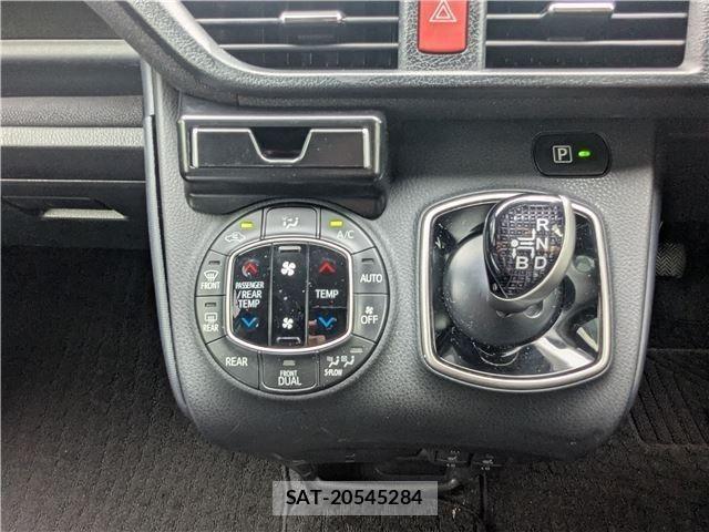 Toyota VOXY HYBRID 2015-06 8797925-22