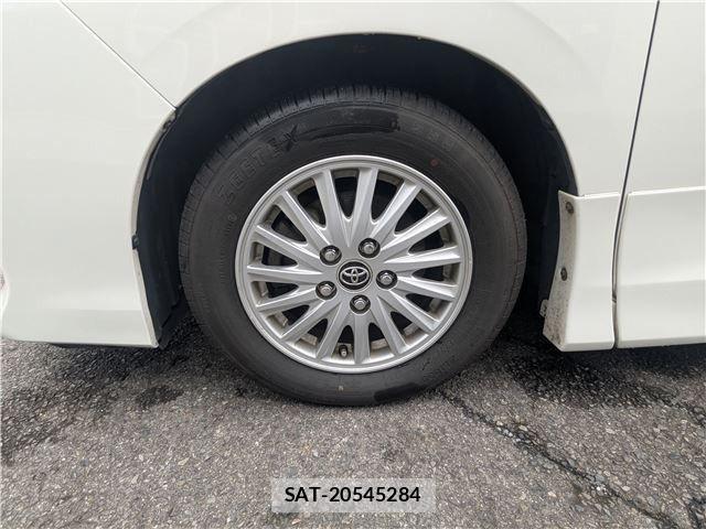 Toyota VOXY HYBRID 2015-06 8797925-28