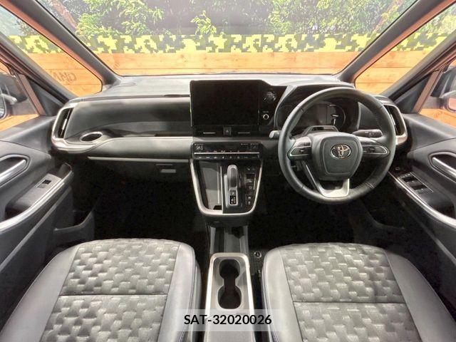 Toyota VOXY HYBRID 2025-06 8797910-1