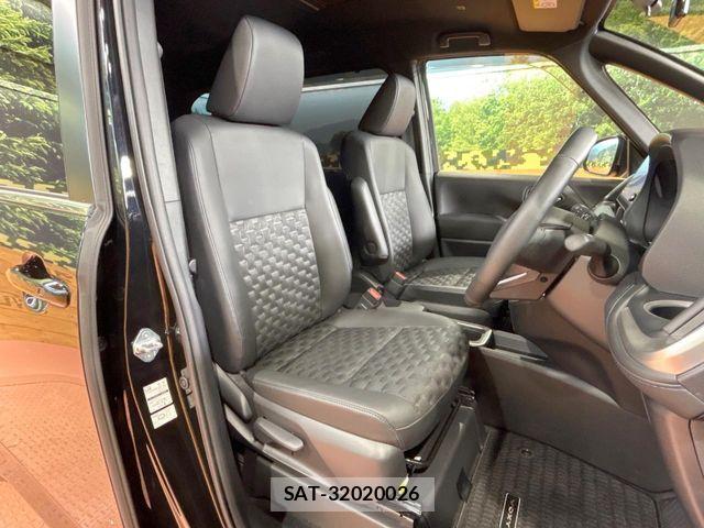 Toyota VOXY HYBRID 2025-06 8797910-7