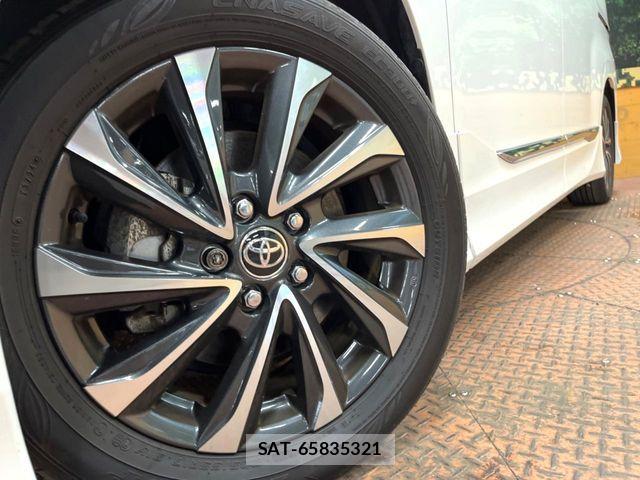 Toyota VOXY HYBRID 2024-10 8797909-12