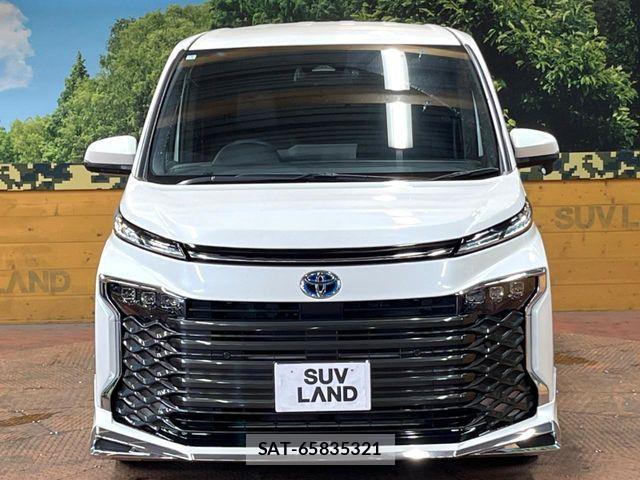 Toyota VOXY HYBRID 2024-10 8797909-13