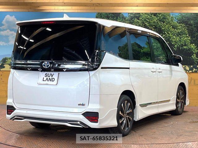 Toyota VOXY HYBRID 2024-10 8797909-16