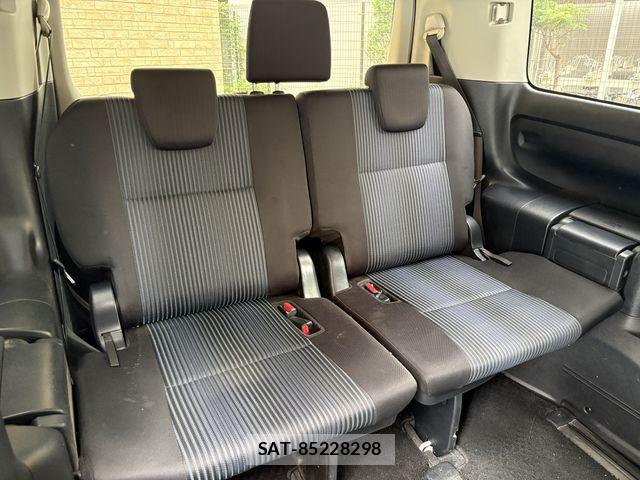 Toyota VOXY HYBRID 2016-03 8797922-22