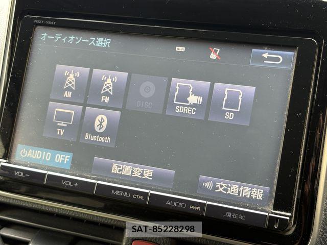 Toyota VOXY HYBRID 2016-03 8797922-6