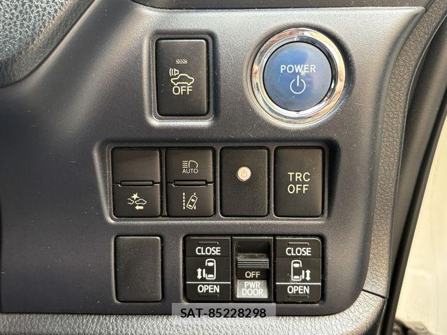 Toyota VOXY HYBRID 2016-03 8797922-8