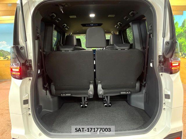 Toyota VOXY HYBRID 2022-08 8797914-10