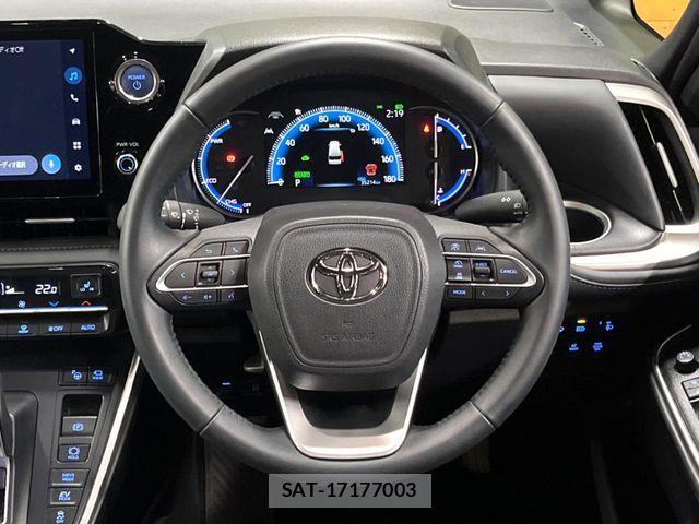 Toyota VOXY HYBRID 2022-08 8797914-11