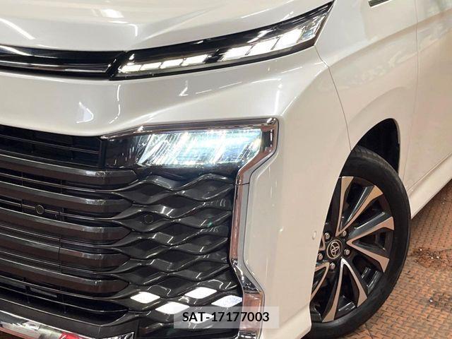 Toyota VOXY HYBRID 2022-08 8797914-12