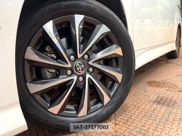 Toyota VOXY HYBRID 2022-08 8797914-13