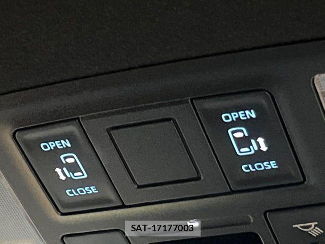 Toyota VOXY HYBRID 2022-08 8797914-5