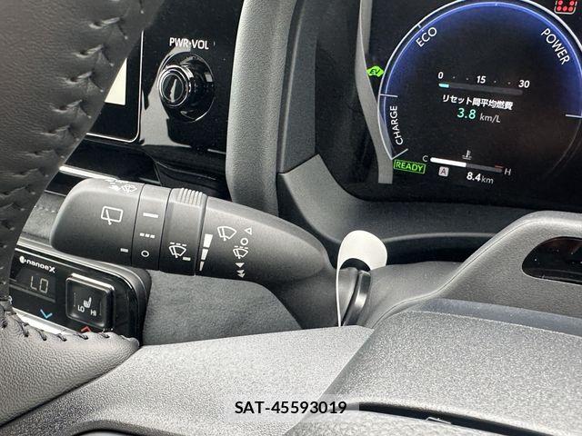 Toyota VOXY HYBRID 2026-09 8832418-12