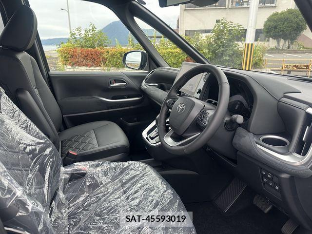 Toyota VOXY HYBRID 2026-09 8832418-16