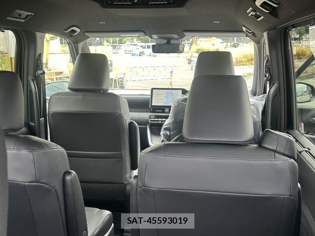 Toyota VOXY HYBRID 2026-09 8832418-17