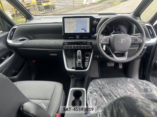 Toyota VOXY HYBRID 2026-09 8832418-1