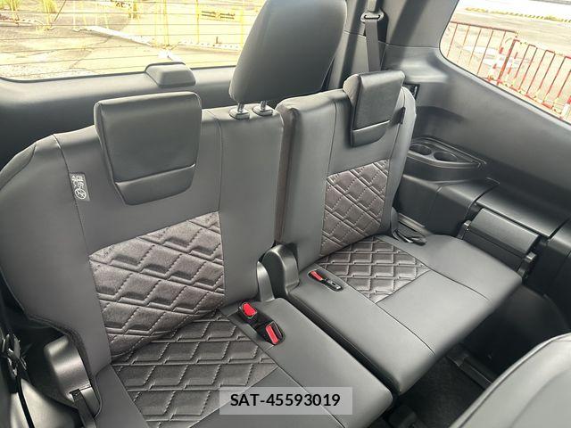 Toyota VOXY HYBRID 2026-09 8832418-19