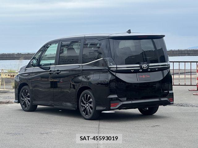 Toyota VOXY HYBRID 2026-09 8832418-26