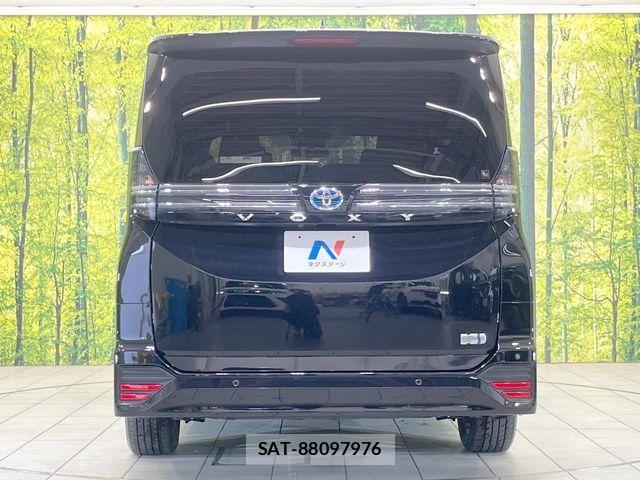 Toyota VOXY HYBRID 2023-09 8832431-15