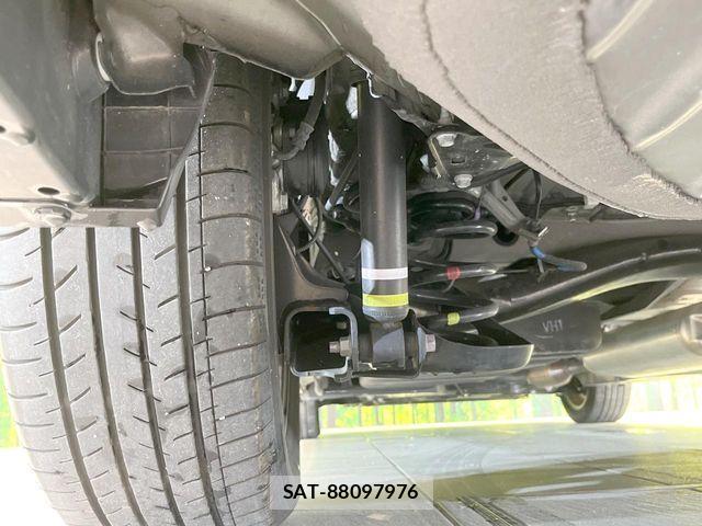 Toyota VOXY HYBRID 2023-09 8832431-19