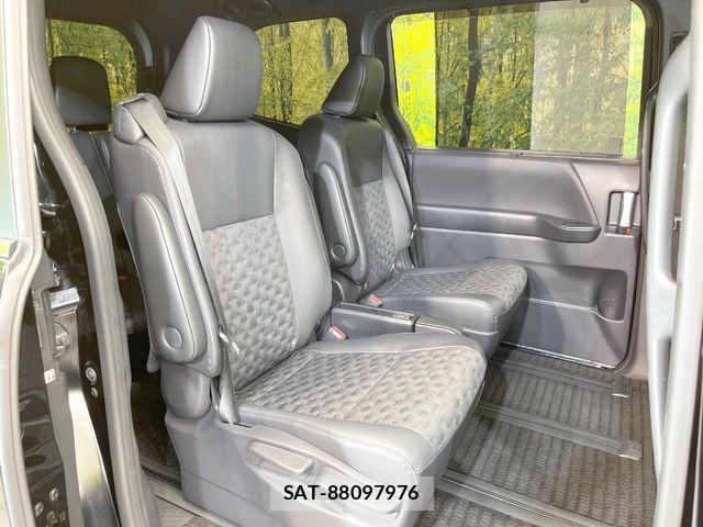 Toyota VOXY HYBRID 2023-09 8832431-8